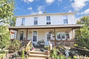 18 W Center St, London, OH 43140 - Photo 1