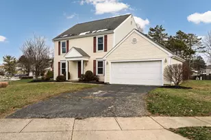2236 Sunleaf Ct, Columbus, OH 43235 - Photo 2
