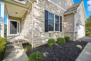 4879 Blossom Wy, Grove City, OH 43123 - Photo 2