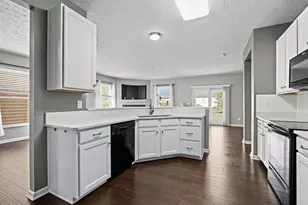 4879 Blossom Wy, Grove City, OH 43123 - Photo 6