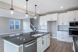 373 Cardinal Pt Dr, Delaware, OH 43015 - Photo 6