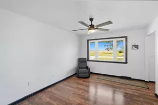 1067 Spring Lake Ave, Washington Court House, OH 43160 - Photo 8