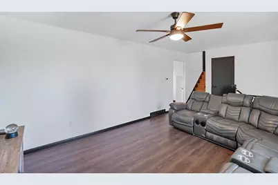 1067 Spring Lake Avenue, Washington Court House, OH 43160 - Photo 6