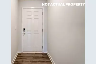 1025 Sherwood Loop, Bellefontaine, OH 43311 - Photo 2