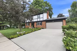 1558 Denbigh Dr, Columbus, OH 43220 - Photo 2