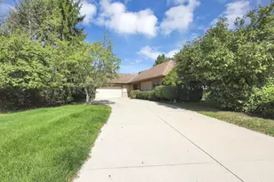 6050 Kentigern Ct S, Dublin, OH 43017 - Photo 4