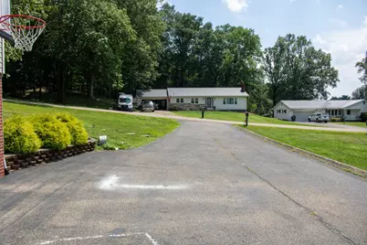 975 Blossom Lane, Zanesville, OH 43701 - Photo 12