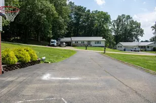 975 Blossom Ln, Zanesville, OH 43701 - Photo 12