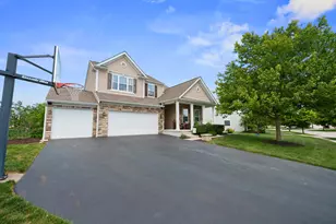 2114 Visconti Dr, Grove City, OH 43123 - Photo 2