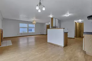 4714 Ascot Dr, Columbus, OH 43229 - Photo 10