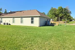 1909 Teakwood Dr, Ontario, OH 44906 - Photo 6