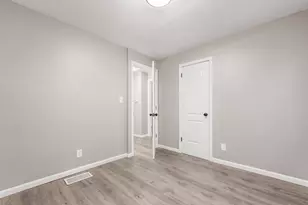 2488 McGuffey Rd, Columbus, OH 43211 - Photo 18