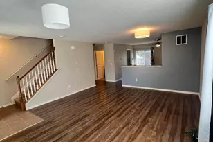 952 Hartford Village Blvd, Columbus, OH 43228 - Photo 10