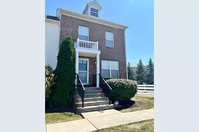 952 Hartford Village Boulevard, Columbus, OH 43228 - Photo 1