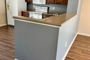 952 Hartford Village Blvd, Columbus, OH 43228 - Photo 18