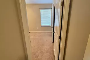 952 Hartford Village Blvd, Columbus, OH 43228 - Photo 28