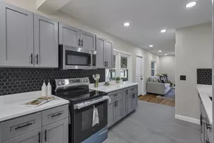 2227 Zollinger Rd, Columbus, OH 43221 - Photo 8