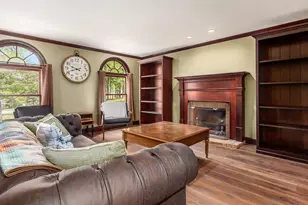 1736 Forest Hills Cir, Zanesville, OH 43701 - Photo 12