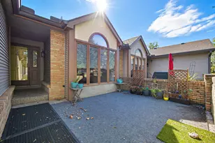 1350 Azalea Dr, Reynoldsburg, OH 43068 - Photo 2