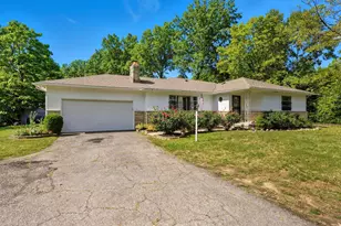547 Country Club Rd, Columbus, OH 43213 - Photo 1