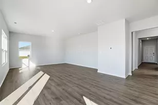 1099 Hartford Ln, London, OH 43140 - Photo 8