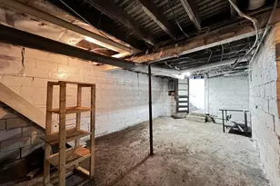 227 Pine St, Coshocton, OH 43812 - Photo 32