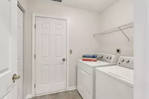 860 Village Dr, Delaware, OH 43015 - Photo 14