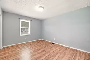 396 Lynn Dr, Marion, OH 43302 - Photo 16