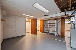 631 Dlyn St, Columbus, OH 43228 - Photo 24