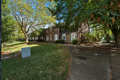 631 Dlyn Street, Columbus, OH 43228 - Photo 2