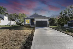 525 Ashwood Rd, Columbus, OH 43207 - Photo 1