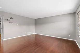 4000 Sandy Ridge Dr, Columbus, OH 43204 - Photo 8