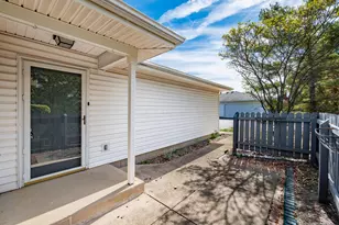 8361 Sable Crossing Dr, Columbus, OH 43240 - Photo 6