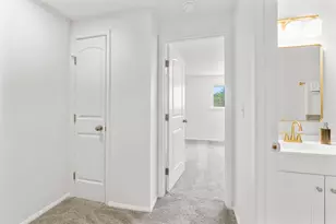 2173 Noe Bixby Rd, Columbus, OH 43232 - Photo 12