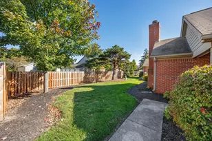 3906 Sandstone Cir, Powell, OH 43065 - Photo 6