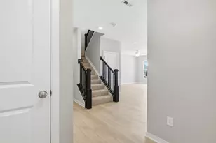 5488 Fawnsbury Ct, Powell, OH 43065 - Photo 2