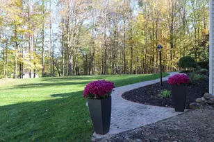 3045 Lakeview Dr, Mansfield, OH 44904 - Photo 2