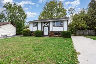 1687 Brookfield Square S, Columbus, OH 43229 - Photo 2