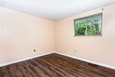 1687 Brookfield Square S, Columbus, OH 43229 - Photo 12