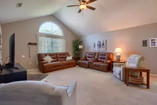 1948 S Farmbrook Creek S, Grove City, OH 43123 - Photo 18