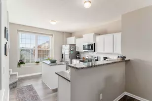 292 Autumn Ridge Cir, Pickerington, OH 43147 - Photo 4