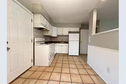 5726 Beechcroft Road #J, Columbus, OH 43229 - Photo 8