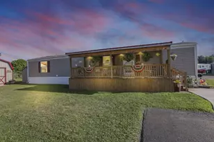 107 Greenbriar Ln W, Hebron, OH 43025 - Photo 2