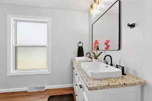 1930 Walnut Hill Park Dr, Columbus, OH 43232 - Photo 8