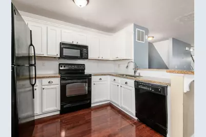 1024 Hartford Village Boulevard, Columbus, OH 43228 - Photo 12