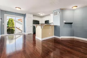 1024 Hartford Village Blvd, Columbus, OH 43228 - Photo 10