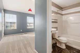 1024 Hartford Village Blvd, Columbus, OH 43228 - Photo 20