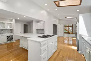 4260 Reedbury Ln, Columbus, OH 43220 - Photo 2