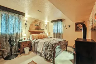 300 Dunbarton Rd, Columbus, OH 43230 - Photo 22