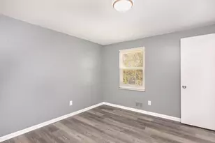 1752 Pine Tree St S, Columbus, OH 43229 - Photo 10
